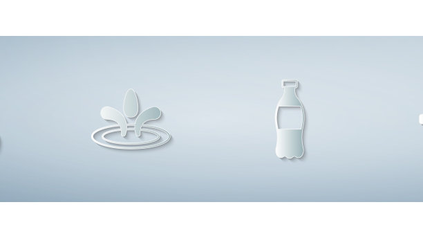 在大瓶中加入清水水滴图片下载