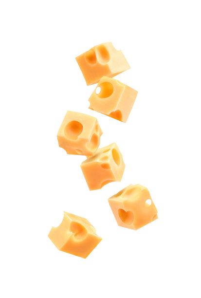 白色背景上是一块块融化的奶酪图片下载