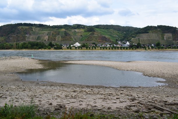 莱茵河航运部分只有水图片下载