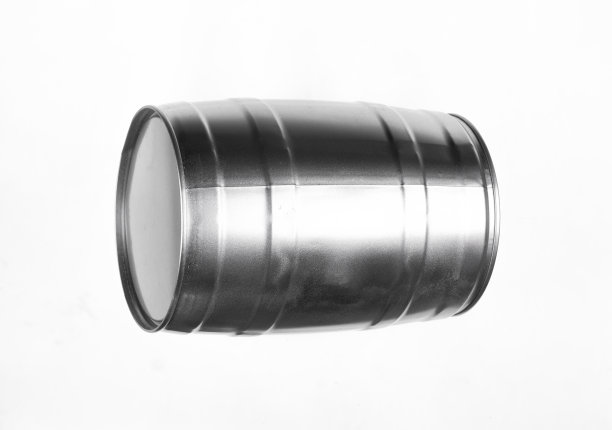 铝桶隔离在白色背景图片下载