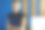 穿着黑色衬衫的女性图片下载