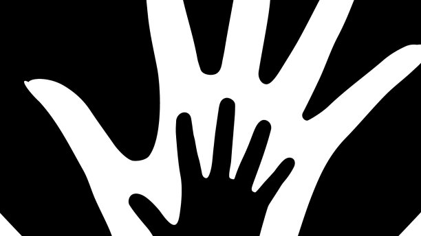 两只手放在心里图片下载