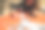 用铅笔画一只鹿的女插画家特写图片下载