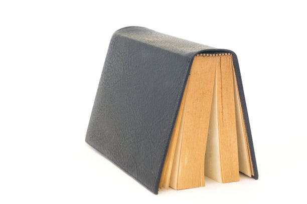 皮革封面书孤立在白色。图片下载