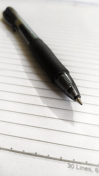 笔记本纸和笔图片下载