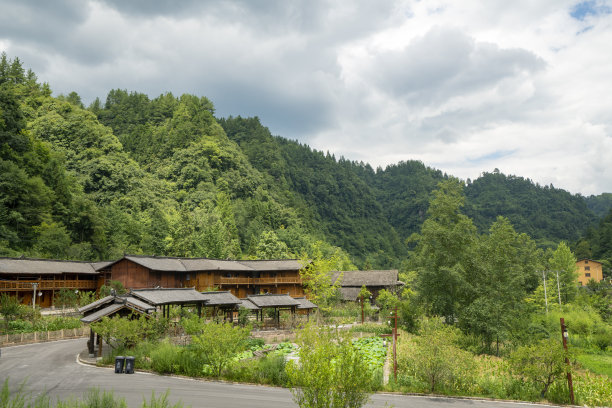 乡村避暑胜地，古建筑民居图片下载