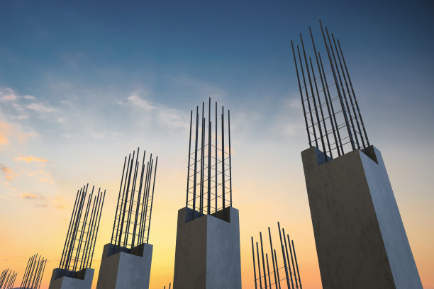 用于建筑和生产的金属加固。图片下载