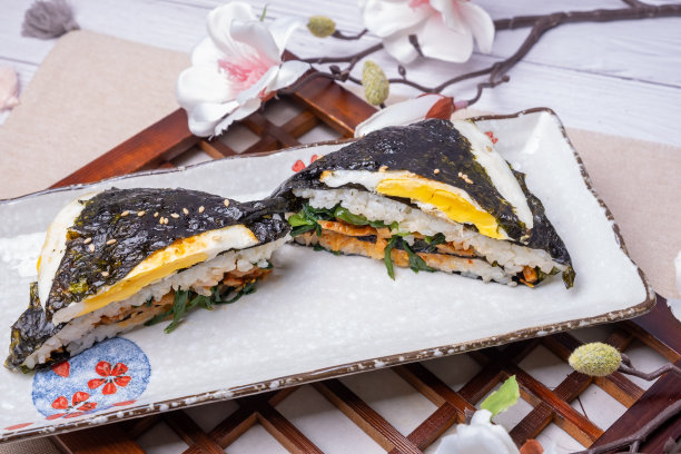 美味的韩式紫菜包图片下载