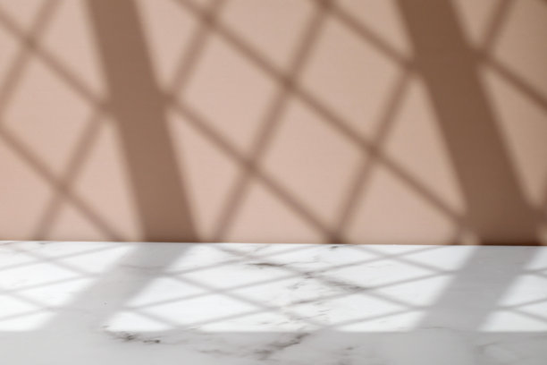 产品展示的最小背景。有窗影的场景。模拟。米色和大理石背景。图片下载
