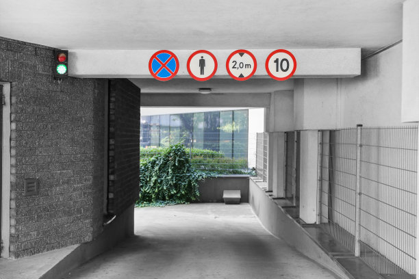 地下停车场入口标志，地下停车场入口图片下载