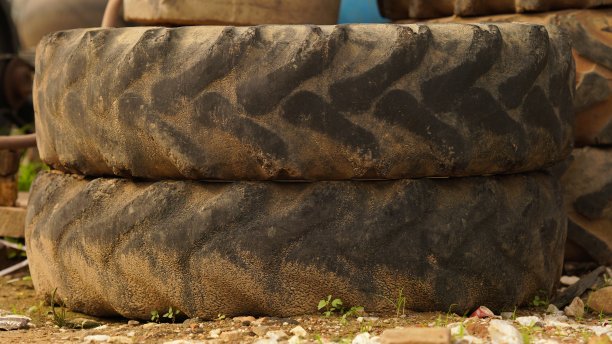 拖拉机车轮的特写图片图片下载