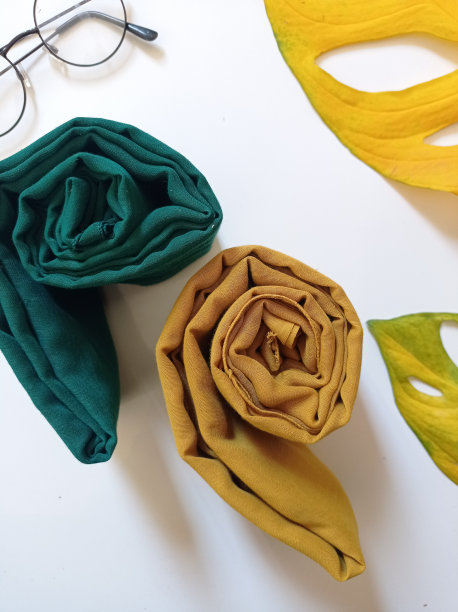 黄绿色围巾图片下载