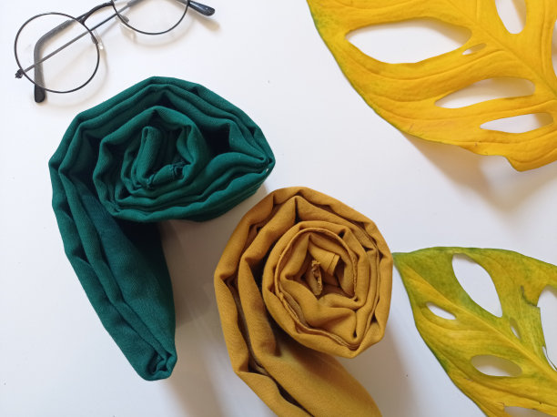 黄绿色围巾图片下载