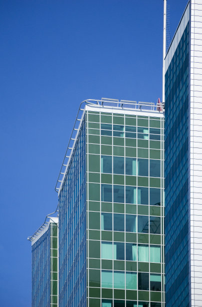 现代办公大楼的建筑细节。图片下载