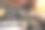一名汽车修理工正在把火花塞的点火线圈安装到发动机缸体的点火插座上图片下载