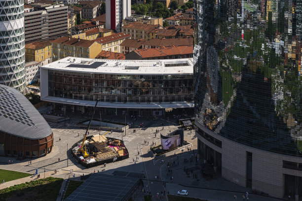 米兰盖奥伦蒂区，春天的一天图片下载