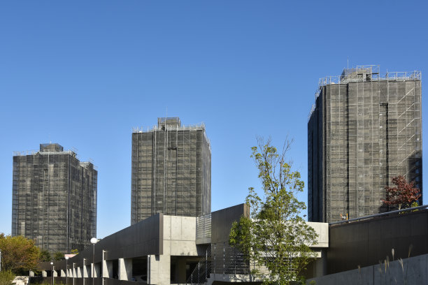 大规模的公寓房屋维修工作。图片下载