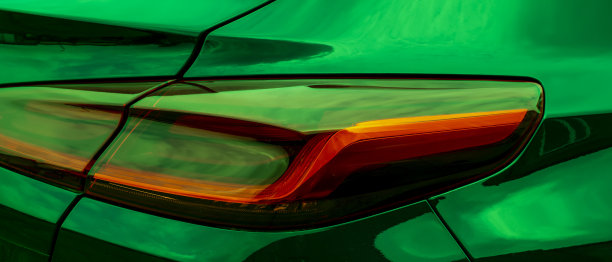 跑车后灯为绿色图片下载