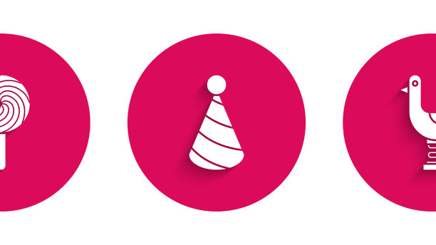 把派对帽冰淇淋放在摇摆的华夫筒里图片下载