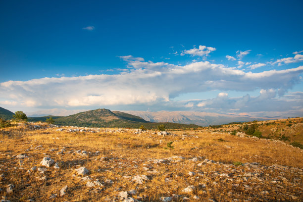 《日落山间》图片图片下载