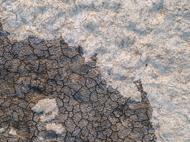 地质学。干涸的河床和湖泊。干旱，全球变暖和气候变化。干裂的土地和土壤。干旱的沙漠，干旱的季节。概念概念象征自然中的灾难生态。图片下载