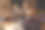 朋友们在家里吃圣诞晚餐时自拍图片下载