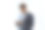 集中的中年商人在办公室使用手机。图片下载