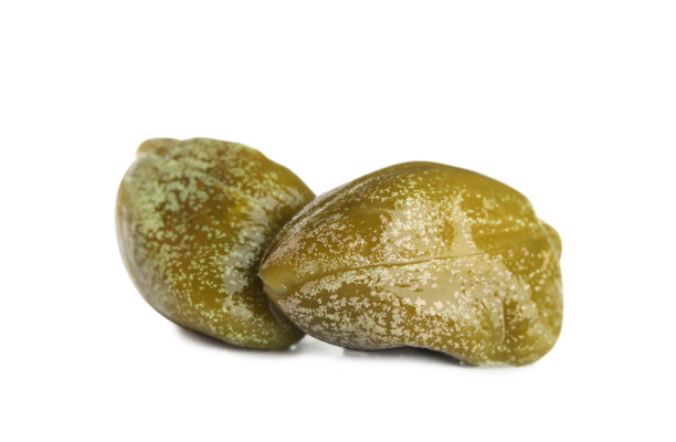 两颗美味的腌制刺山柑图片下载