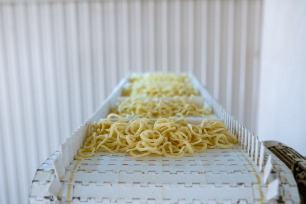 食品厂输送快餐洋葱圈分选包装生产线，适用于面粉制品、谷物零食生产、食品工业的工艺生产图片下载