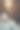 年轻女子拍摄照片与宝丽来相机图片下载