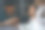 迷人的年轻女子正在水疗中心的桑拿放松。图片下载