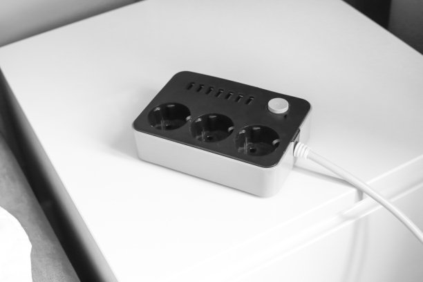 白色背景上的灰色长条或延伸块。高科技智能地带图片下载