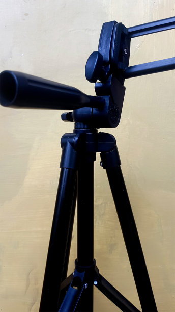 一个简单的黑色三脚架图片下载