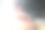 特写:一个夏天在户外洗澡的男人的肩膀图片下载