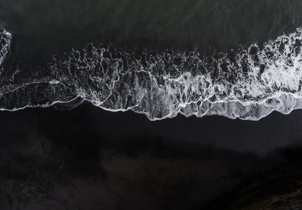 巴厘岛的火山海滩图片下载
