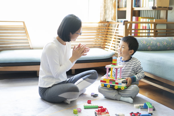 母亲和婴儿图片下载
