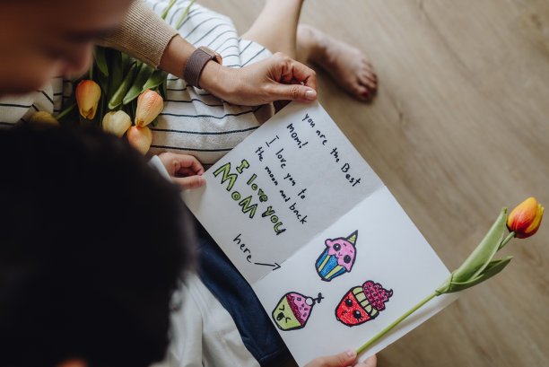 母亲节的特别礼物图片下载