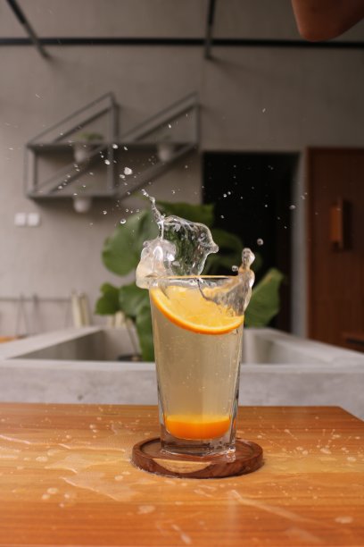 橙汁飞溅的照片图片下载