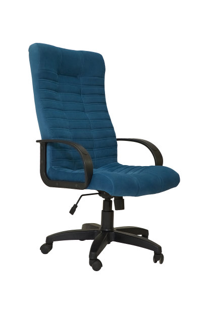 侧面的蓝色织物办公室扶手椅的车轮孤立在白色背景图片下载