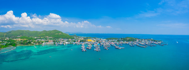 鸟瞰渔村在Samaesarn, Sattahip区，Chon Buri，泰国图片下载