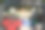 可爱的小男孩戴着墨镜坐在汽车后备箱里。幸福的孩子与打开汽车行李箱的肖像，而等待父母准备度假。家庭旅行汽车旅行的概念图片下载