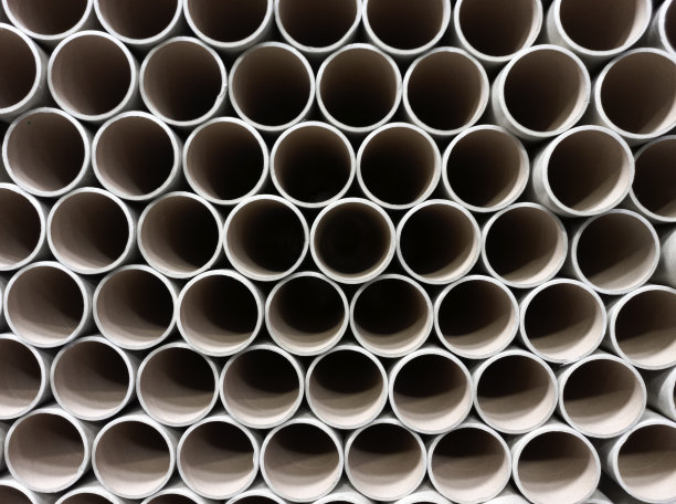 在仓库里拍摄的纸板卷图片下载