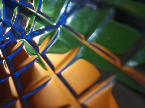 五彩蓝绿橙抽象立方体形状散焦纹理模糊发光模板运动背景图片下载