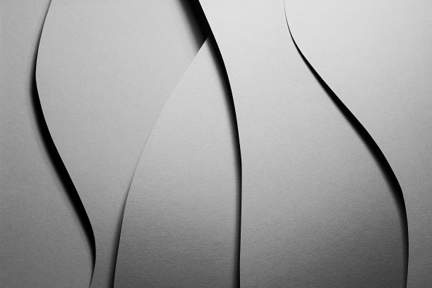 碳素灰色抽象几何背景，强光下翱翔垂直曲线图案，黑色阴影为单色时尚背景，优雅简约现代简约风格，俯视图。图片下载