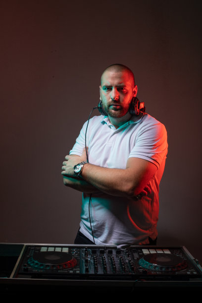 DJ为流行音乐活动派对库存照片图片下载