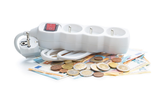延长电源线和欧元。电价上涨的概念。图片下载