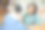 迷人的亚洲女性网络电台主持人喜欢和她的特邀嘉宾交谈和采访图片下载