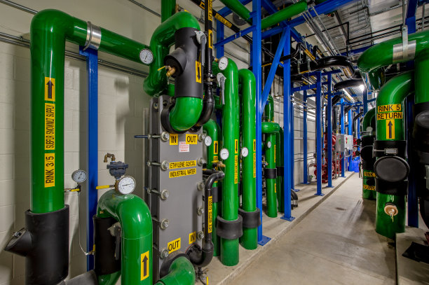 制冷压缩机和管道图片下载