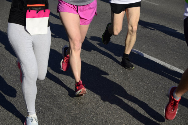 马拉松运动员比赛图片下载