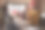 不同的同事在节日的办公室里送礼物图片下载